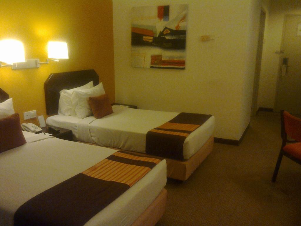 Rhr Hotel At Uniten Kajang Habitación foto